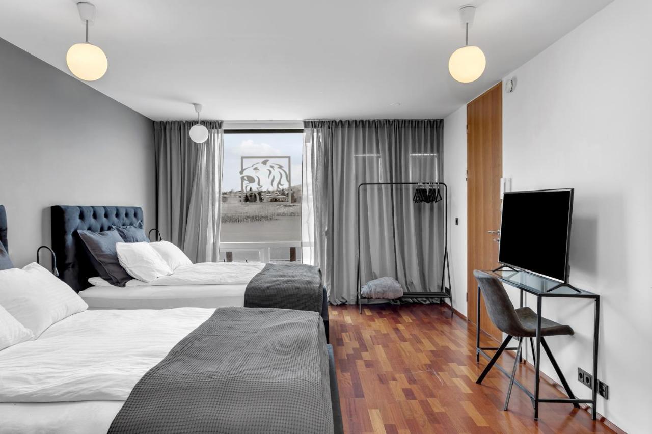Apartment With Ocean View