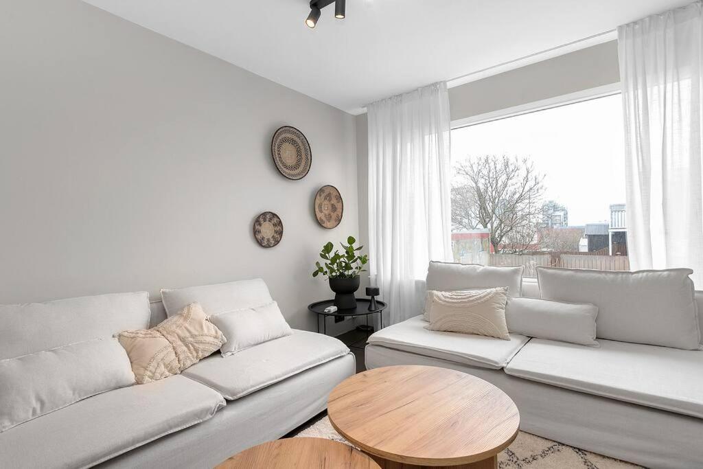 Cheerful 3br Down Town Newly Renovated *