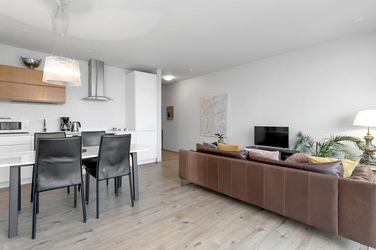 Stylish By The Sea Apartment