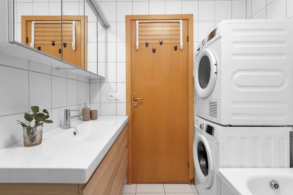 Cheerful 3br Down Town Newly Renovated Apartment
