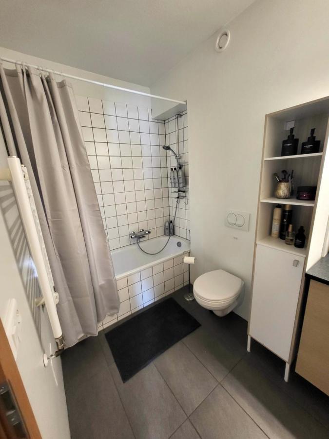 Cozy 2 - Bedroom In Amazing Location. Apartment