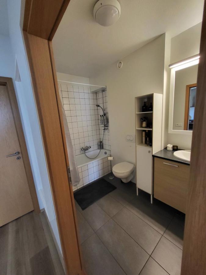 Cozy 2 - Bedroom In Amazing Location. Apartment *