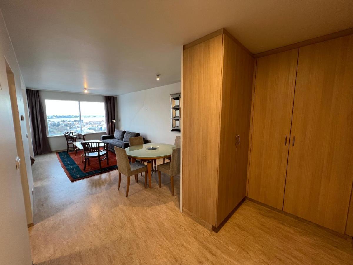 Panoramic With Stunning View - Free Parking Apartment