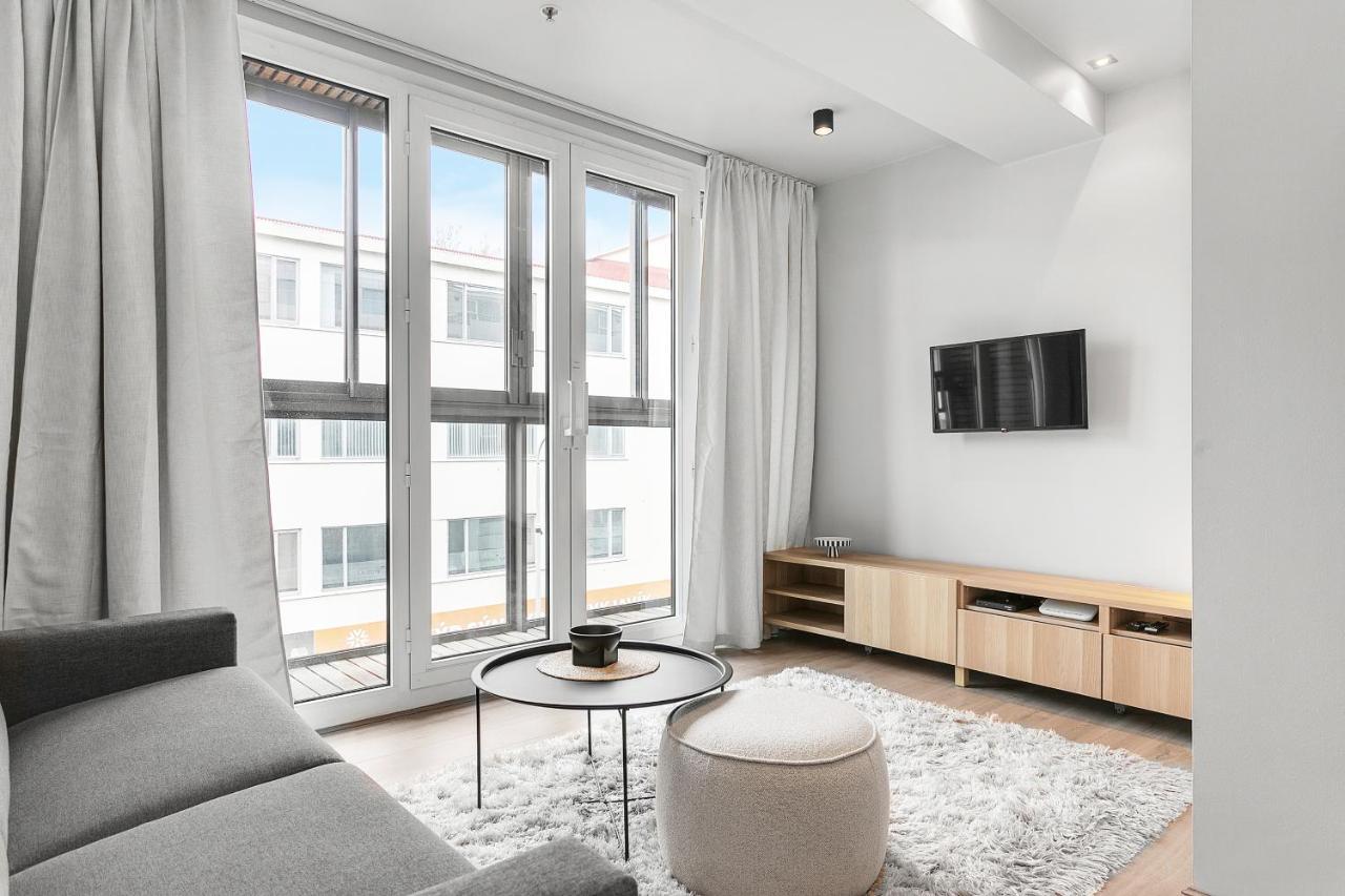 Modern, Stylish & Comfortable Apartment *