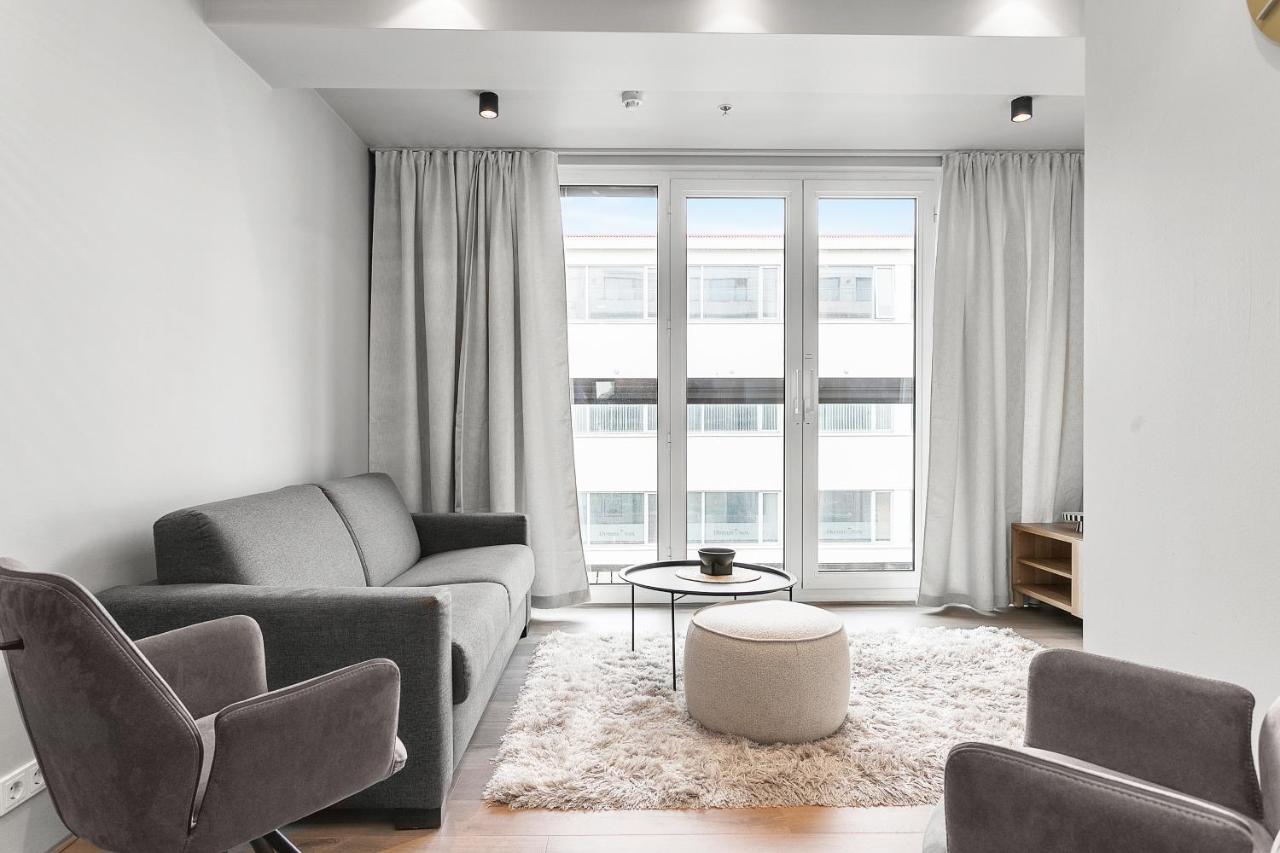 Modern, Stylish & Comfortable Apartment *