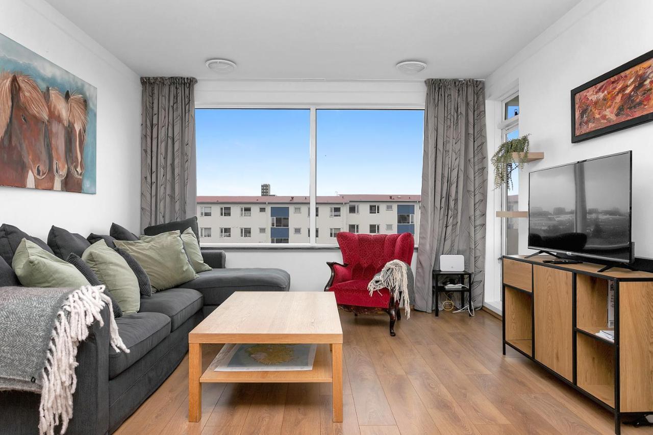 Appartement Bright 1br With A View
