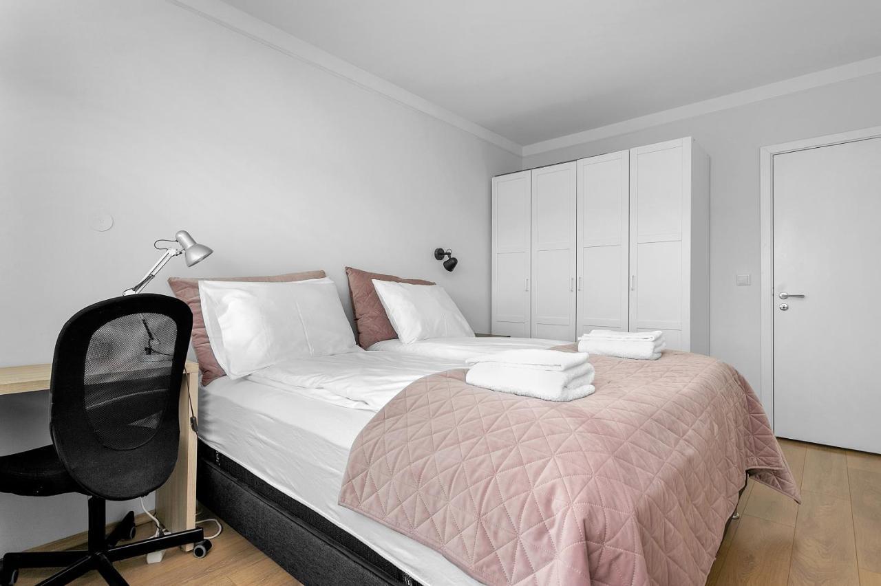 Bright 1br With A View Appartement