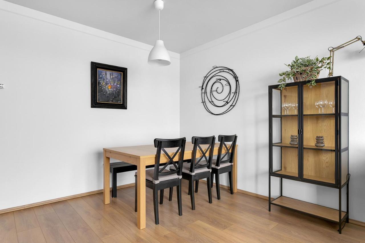 Bright 1br With A View *