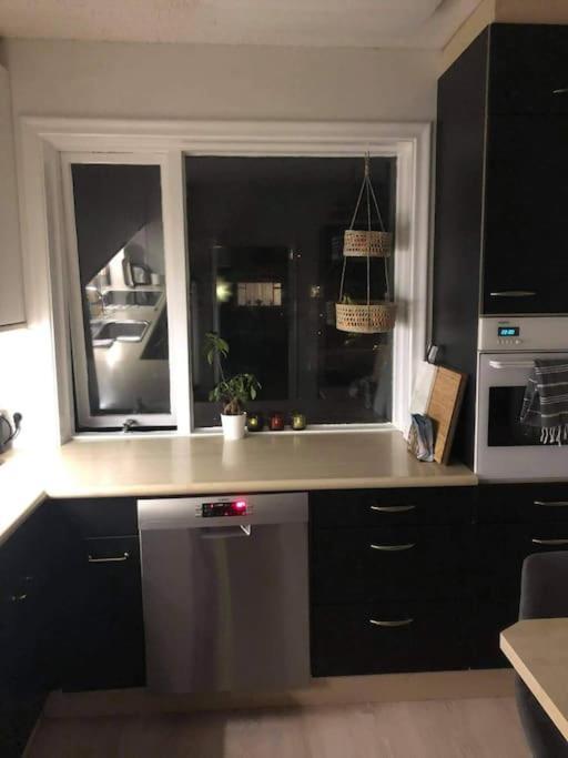 Apartment With 4 Bedrooms - Center
