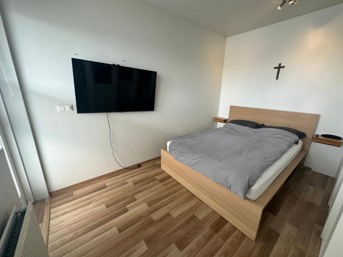 Entire Apartment *