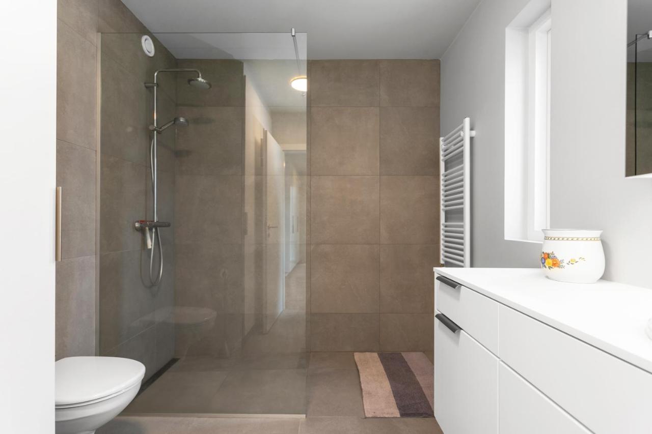 Modern 2br Flat W/ Balcony Apartamento *