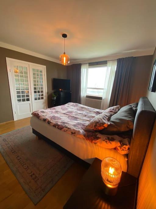Apartamento Charming Two Bedroom In Vesturbaer Donwtown Reiquiavique