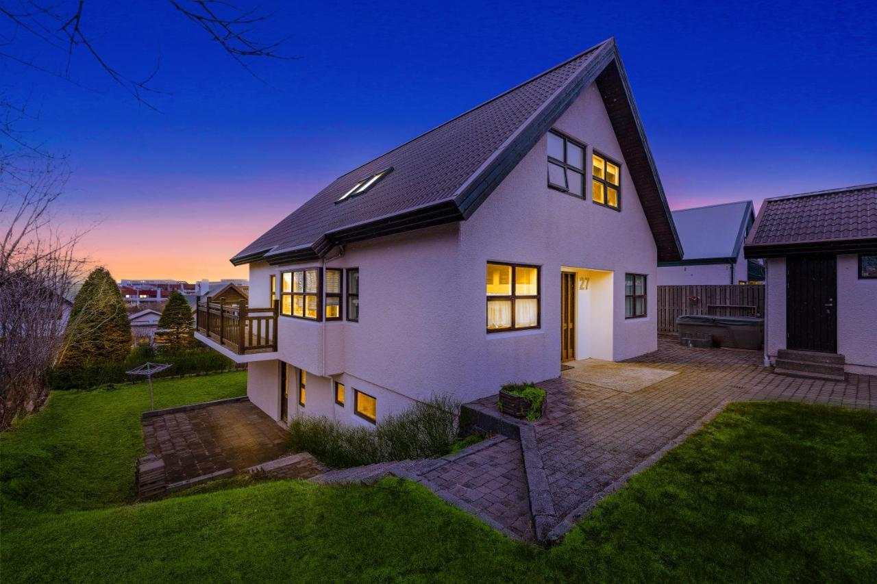 Venture Vacation-restful Retreat In The Suburbs Reykjavik