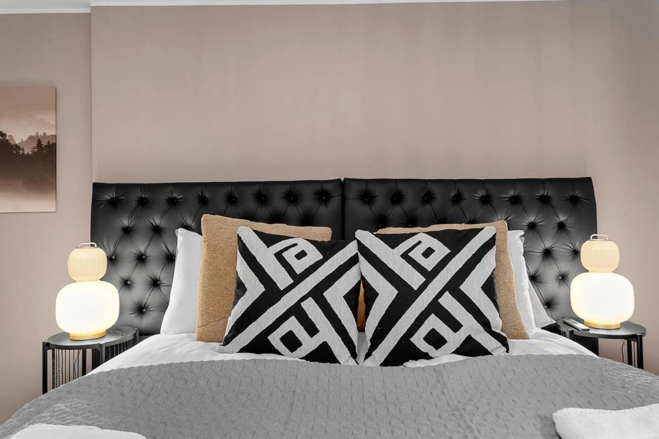 Venture Vacation-restful Retreat In The Suburbs * Reykjavik