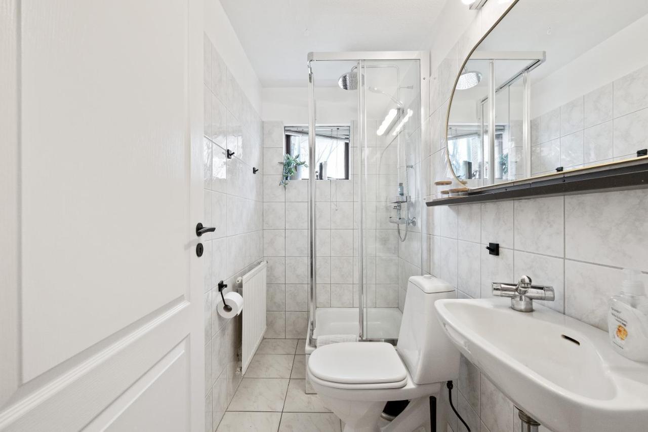 Venture Vacation-restful Retreat In The Suburbs *