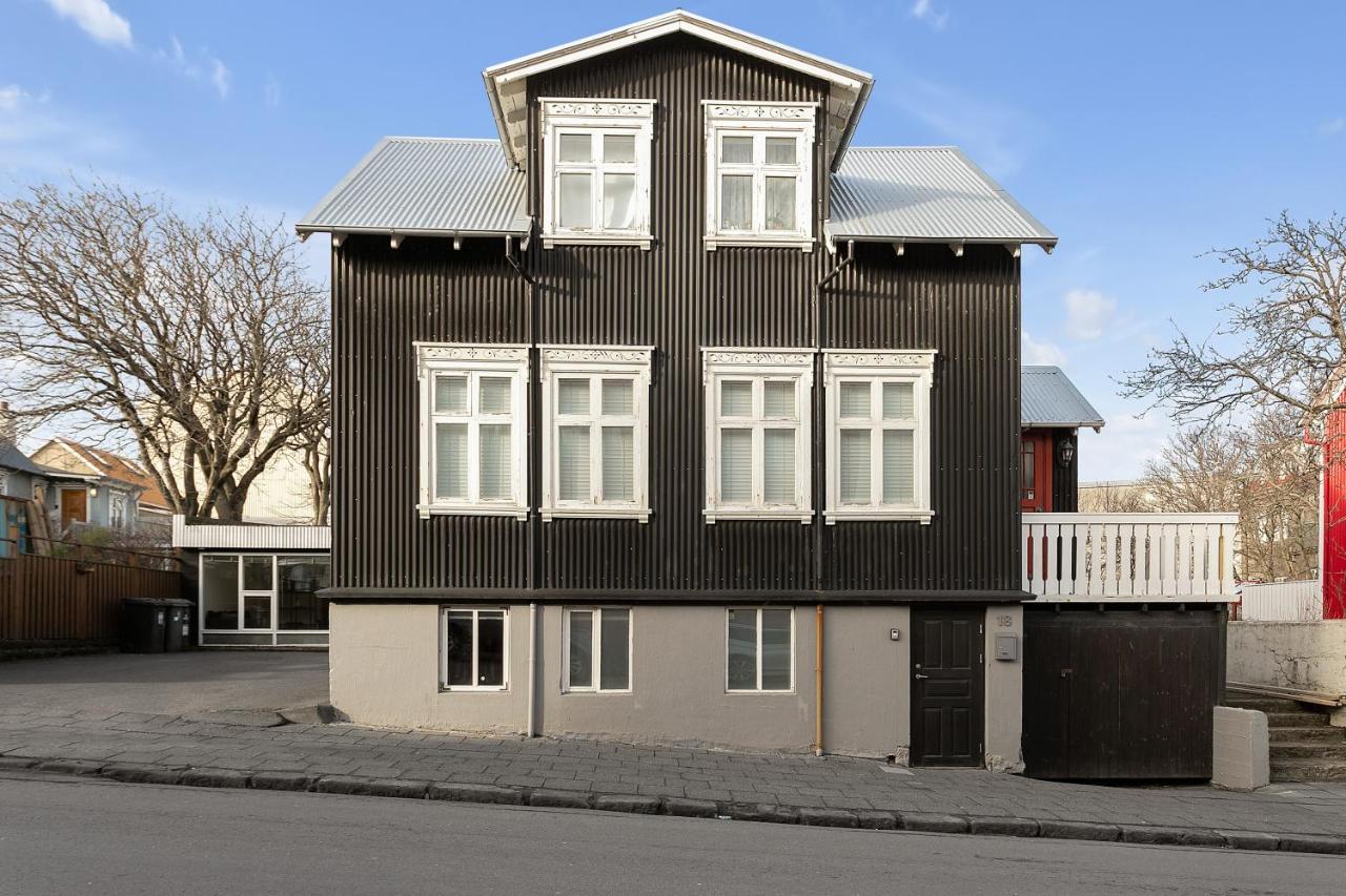 Baron Downtown Apartment *