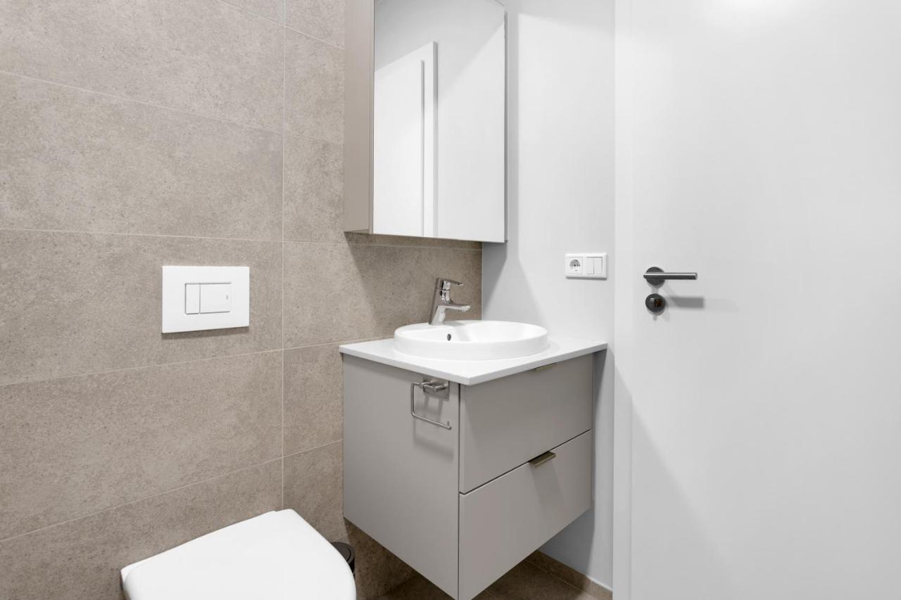 Central Studio Apartment *