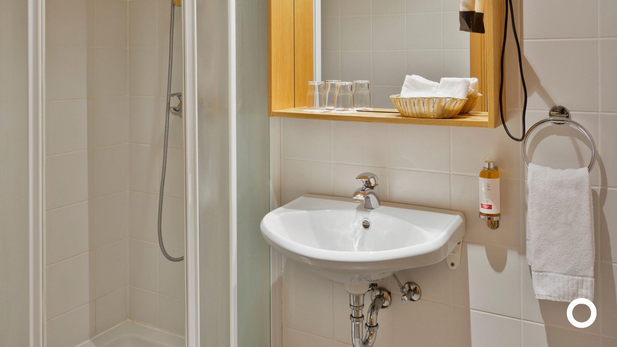 Hotel Center Skjaldbreid 3*