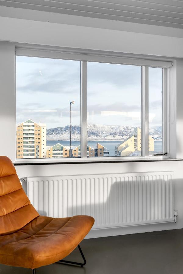 Penthouse On The Shopping Street-free Parking
