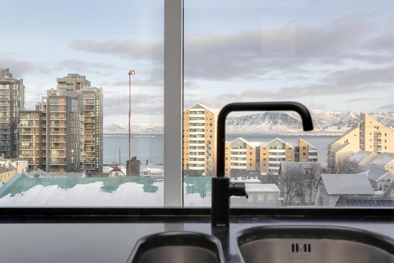 Penthouse On The Shopping Street-free Parking *