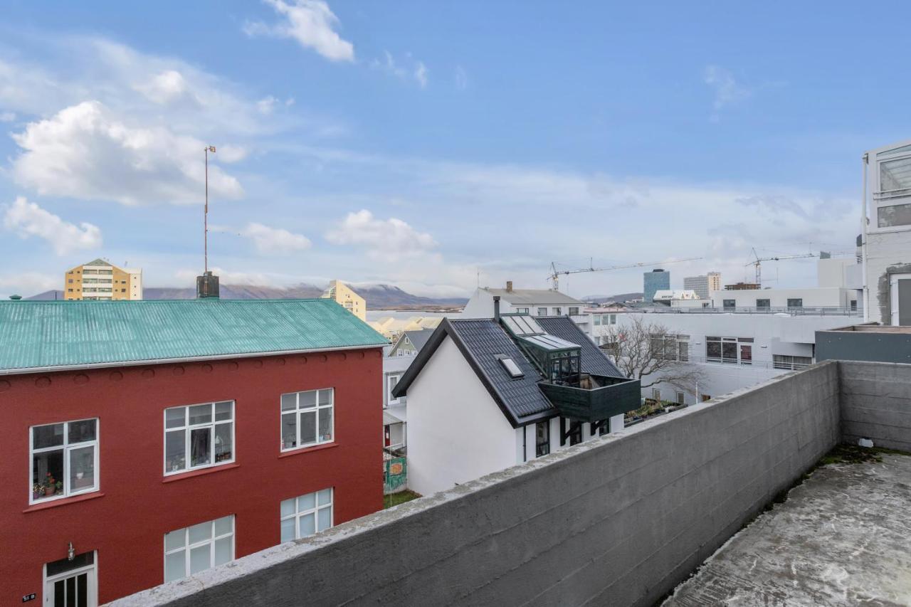 Penthouse On The Shopping Street-free Parking * Reykjavik