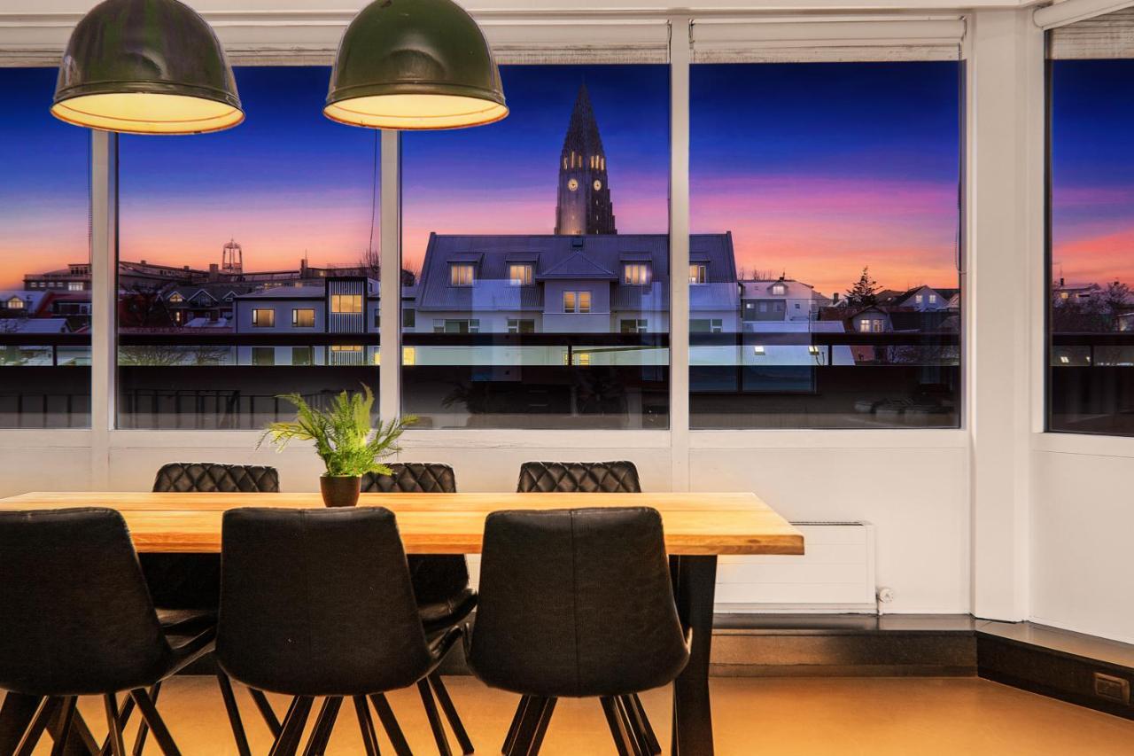 Penthouse On The Shopping Street-free Parking Apartment Reykjavik