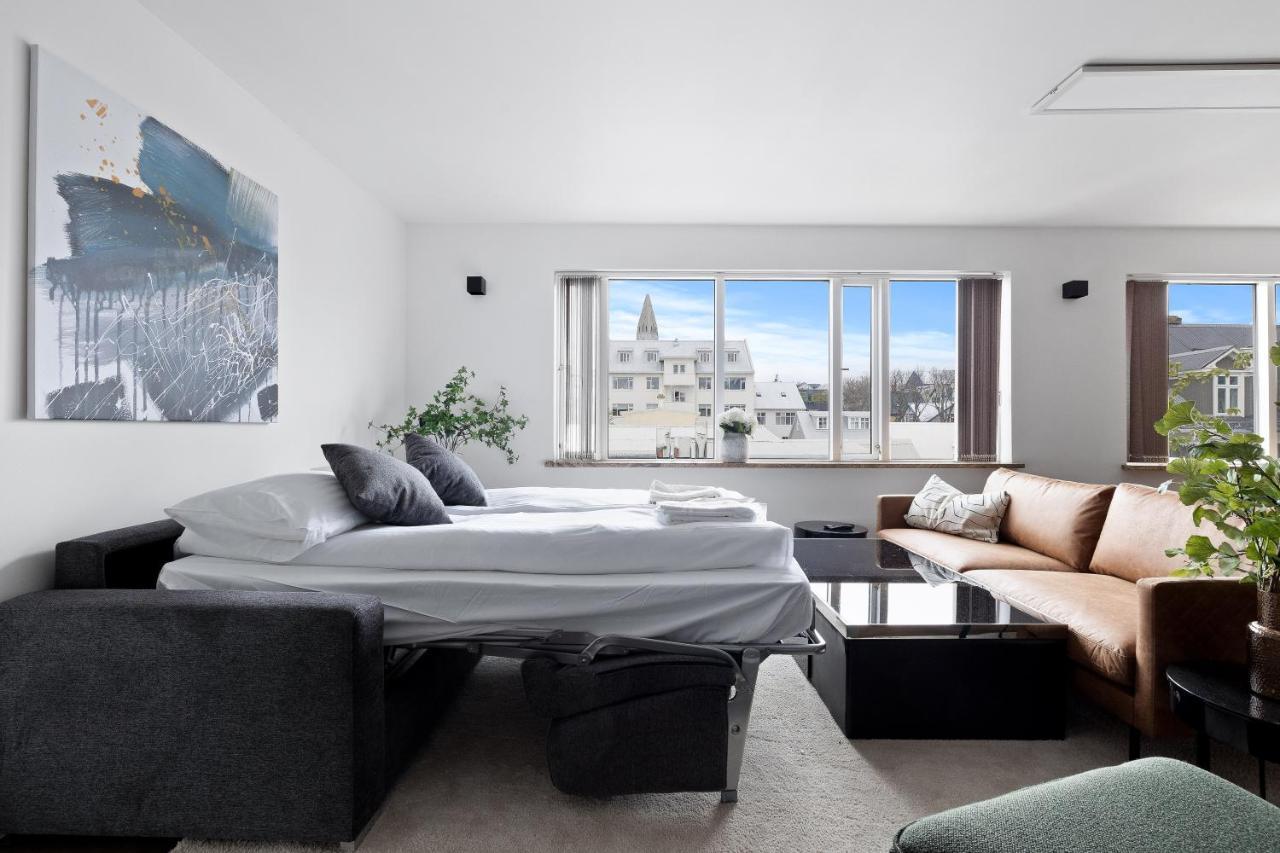 Down Town Rvk Shopping Street Living Apartment Reykjavik