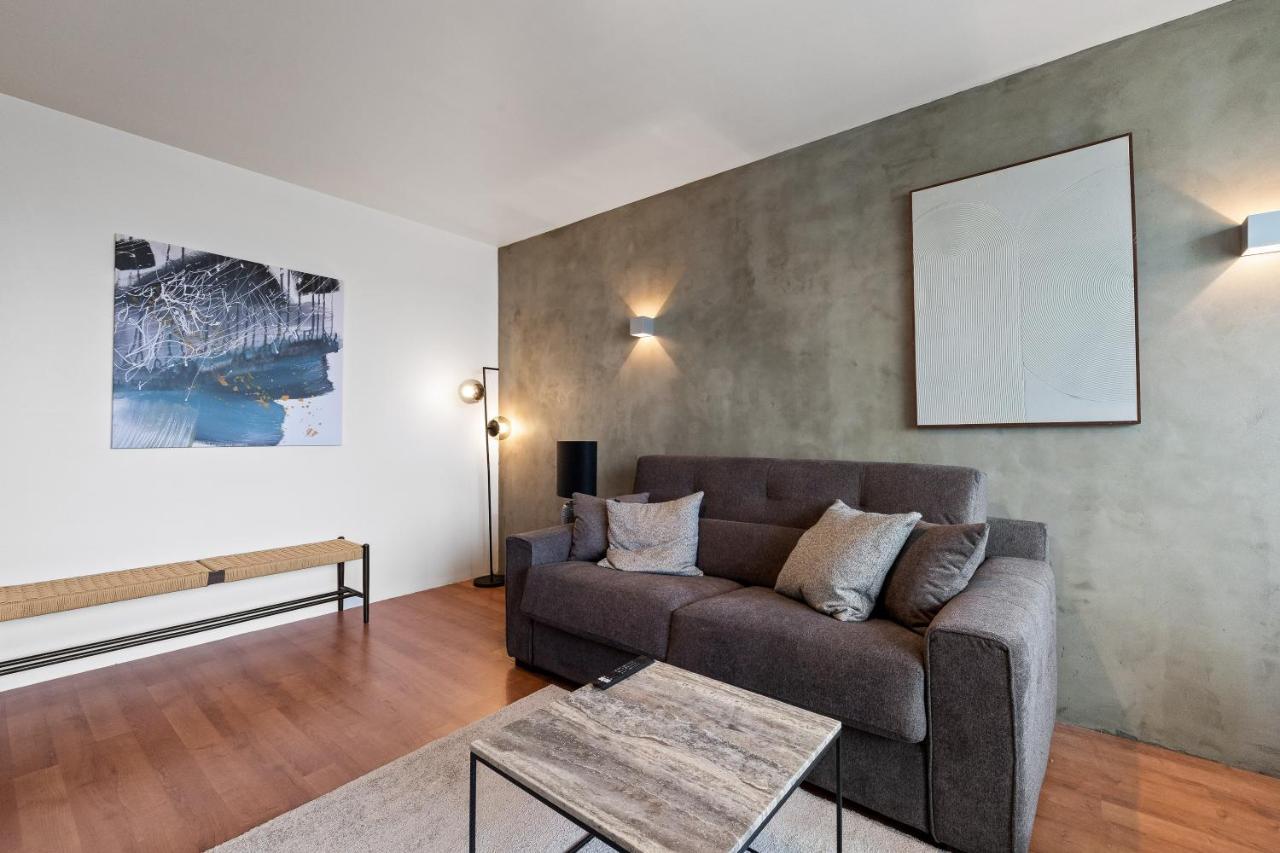 Icelands Biggest Mall At 8 Minute Walk - Free Parking Apartment Reykjavík