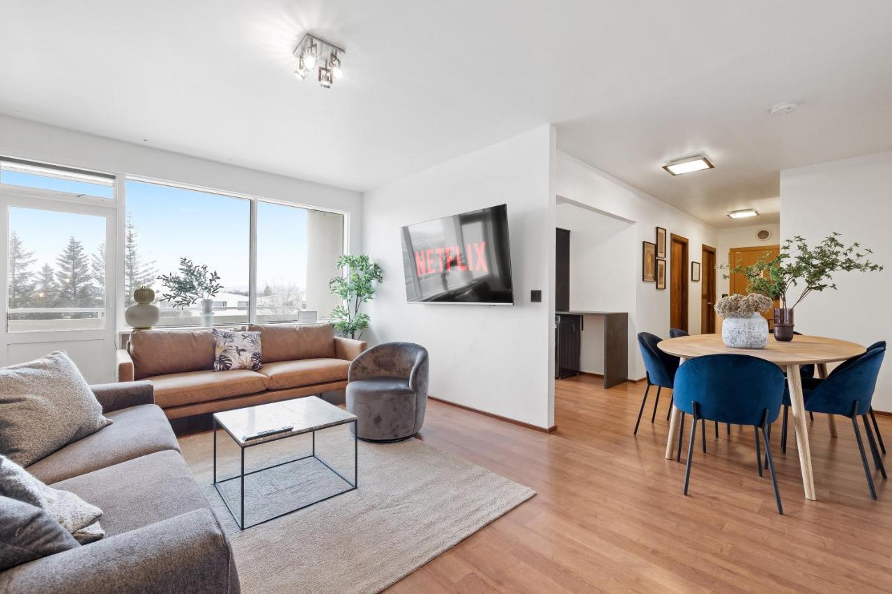 Apartment Icelands Biggest Mall At 8 Minute Walk - Free Parking