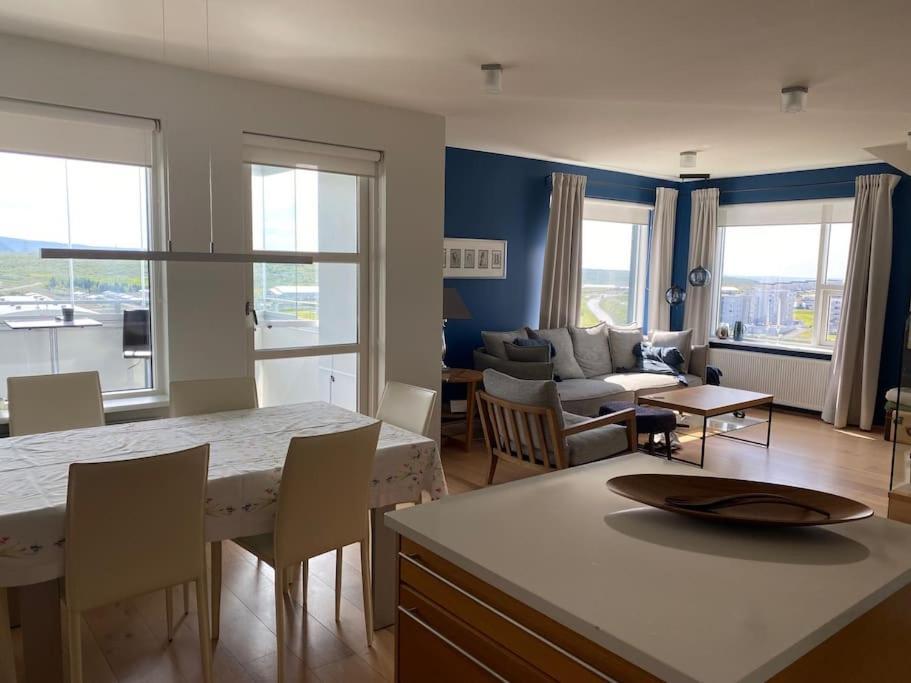 Pent House Dublex With Amazing And Ocean Views For 4 6 People *