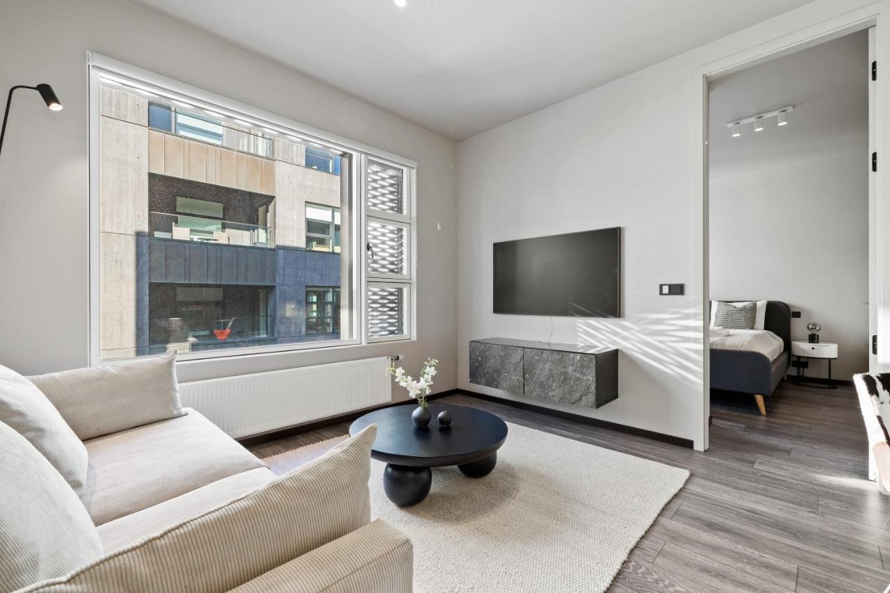 Cozy Lux 2Br & 2Ba City Center With Free Parking Apartment *