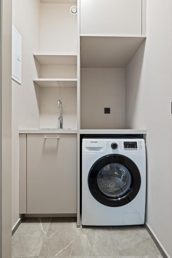 Cozy Lux 2Br & 2Ba City Center With Free Parking Apartment