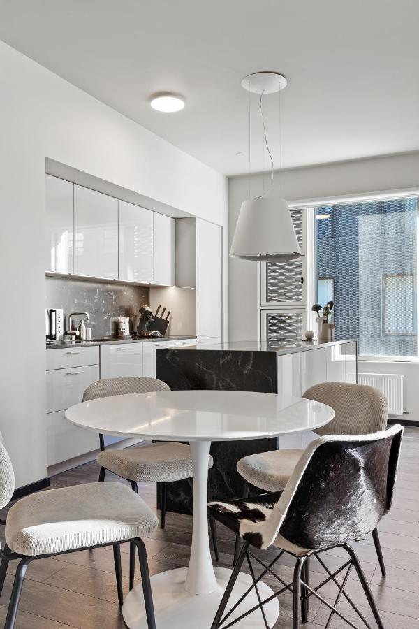 Cozy Lux 2Br & 2Ba City Center With Free Parking Apartment *