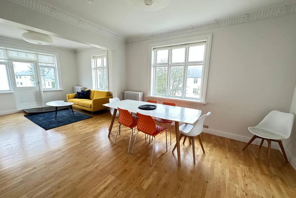 Beautiful 2 Bedroom Downtown Appartement Reykjavík