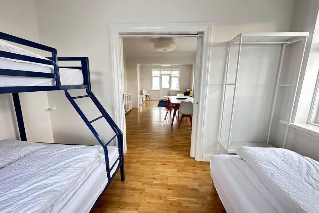 Beautiful 2 Bedroom Downtown * Reykjavík