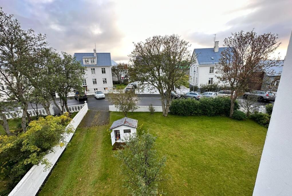 Beautiful 2 Bedroom Downtown Appartement
