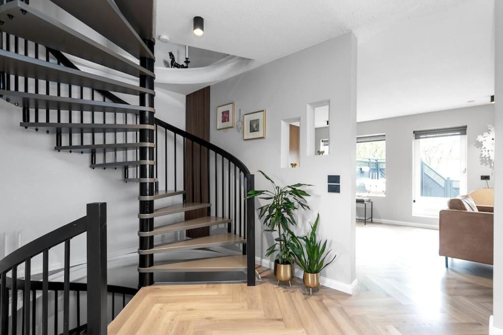 Villa A Modern And Stylish Furnished House In *