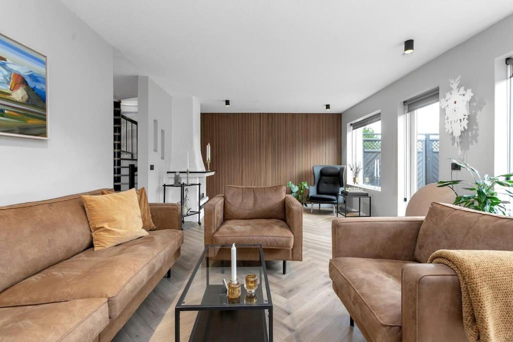 A Modern And Stylish Furnished House In Pousada *