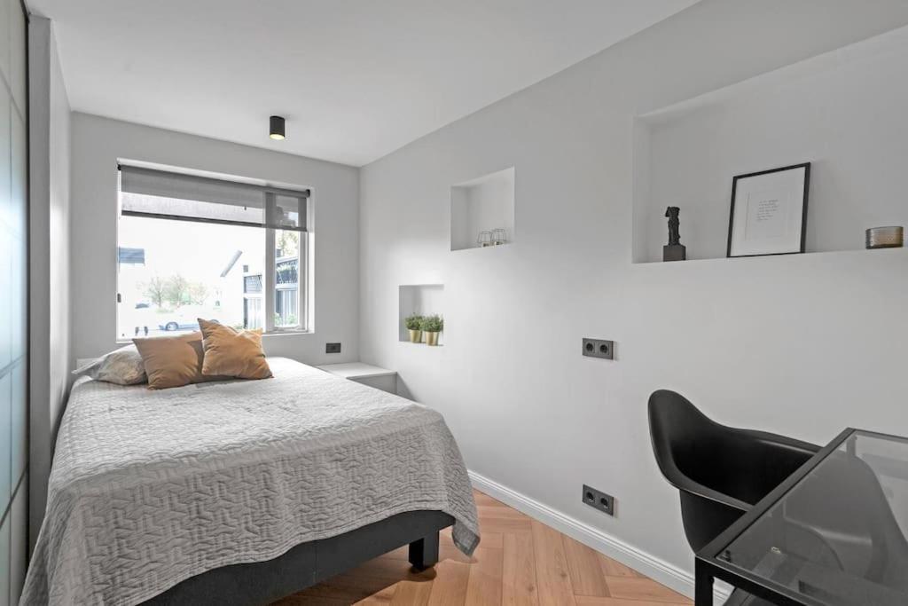 A Modern And Stylish Furnished House In * Reiquiavique