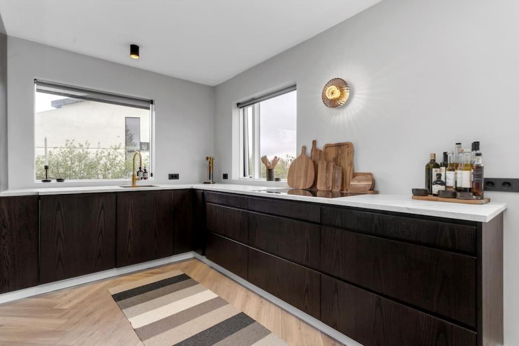 A Modern And Stylish Furnished House In * Reiquiavique