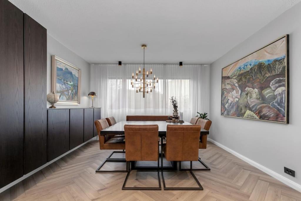 A Modern And Stylish Furnished House In Villa *