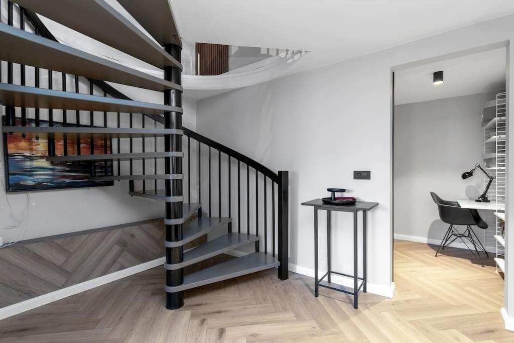 A Modern And Stylish Furnished House In *