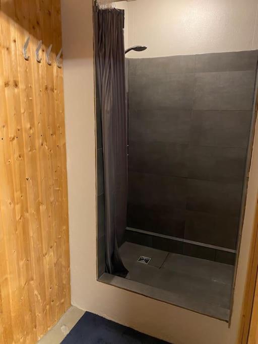 A Cozy One-bedroom Basement In Rvk Suburbs Apartment Reykjavík