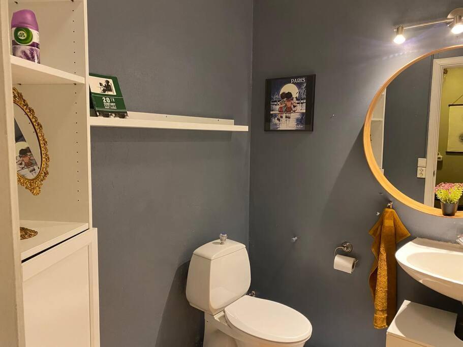 A Cozy One-bedroom Basement In Rvk Suburbs Apartment