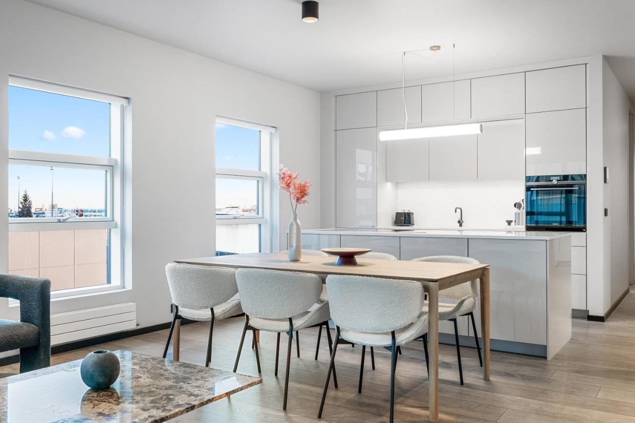 Harbour Lux 3br & 2ba In The Heart Of The With Free Parking