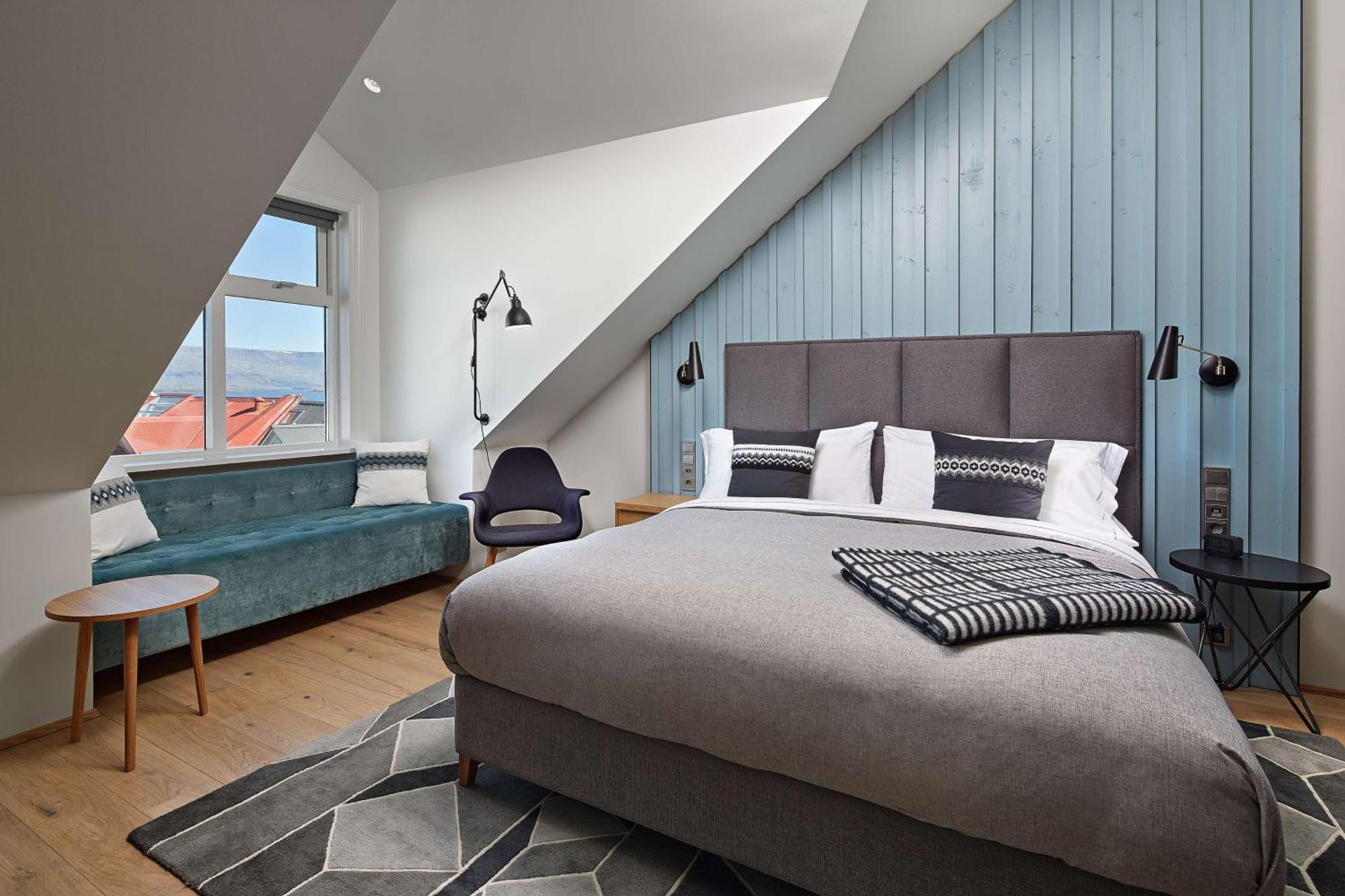 Canopy By Hilton City Centre 4*