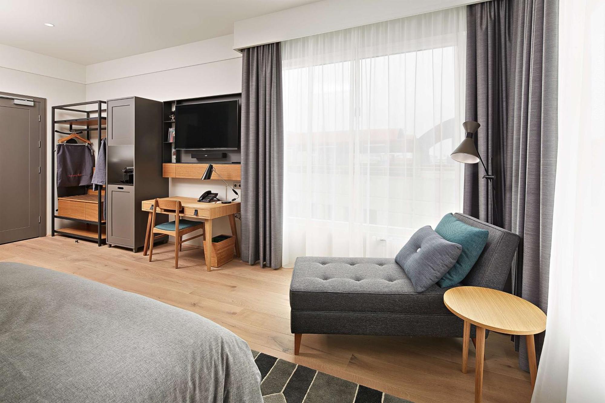 Hotel Canopy By Hilton City Centre 4*