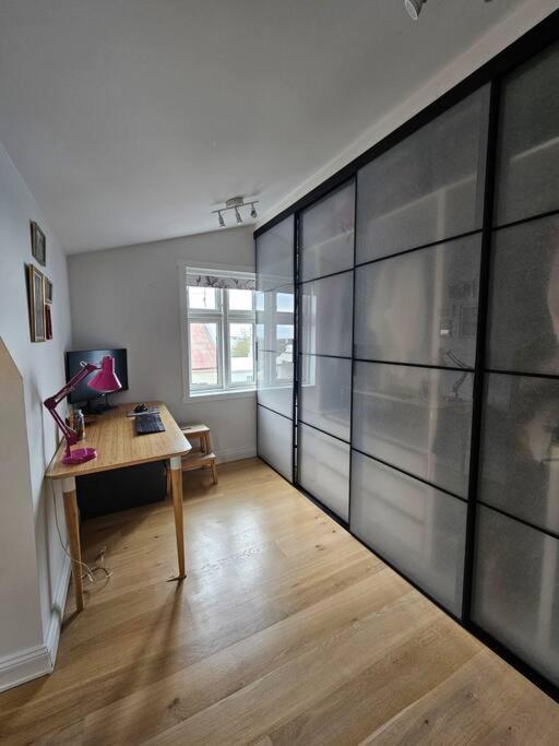 Sunny 2br In Downtown Appartement *