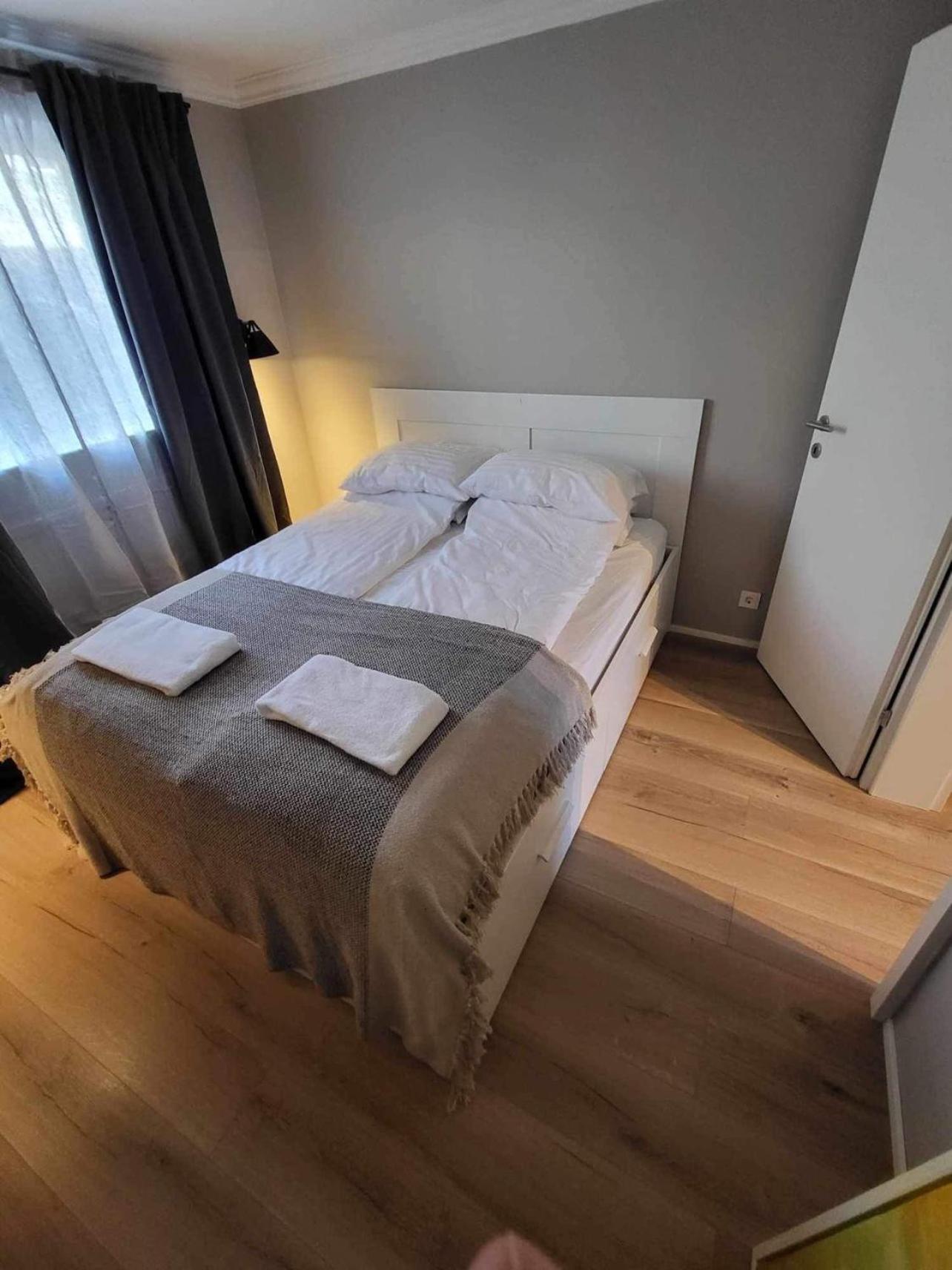 Astro Hverfisgata Apartment *