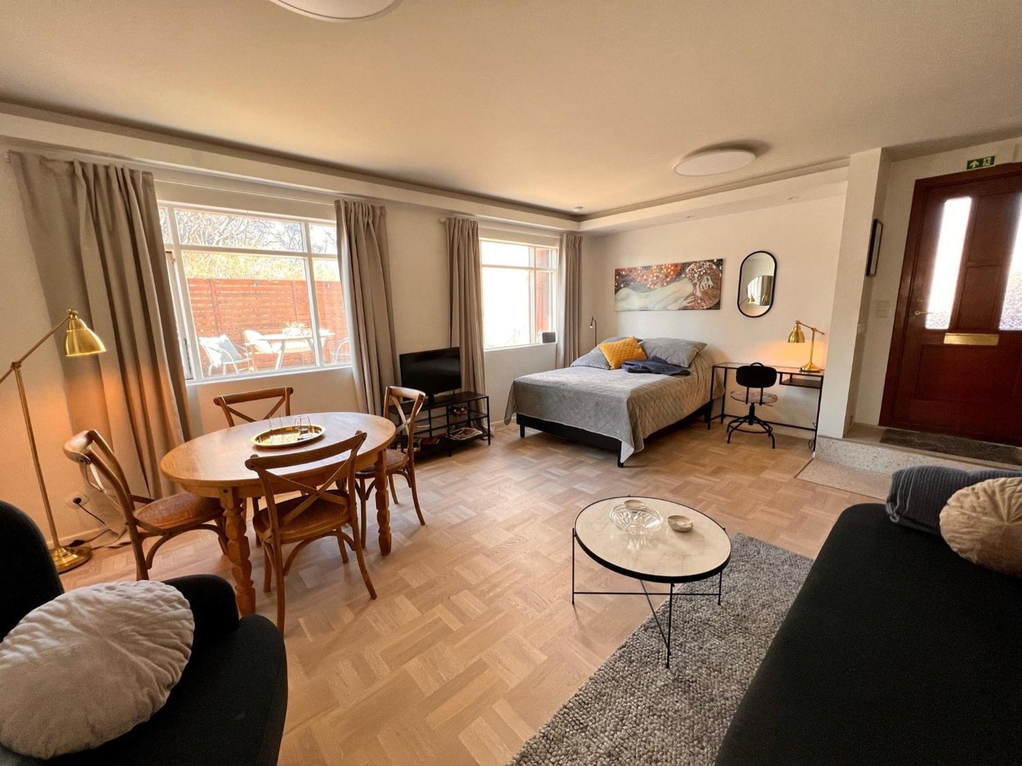 Casa Disa - A Boutique In City's Park And Botanical Garden In Laugardalur, Hot-spring-valley